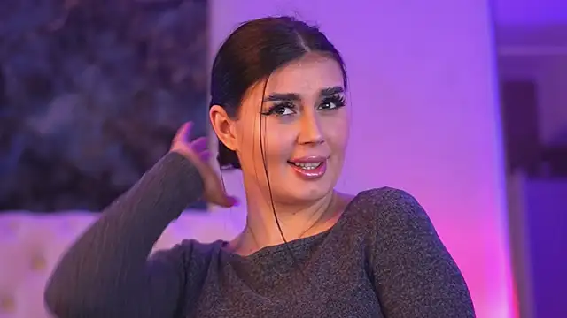 KendraMoon online show from 10/18/25, 03:02