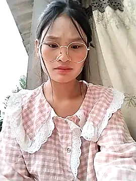 saronla 03 online show from 10/31/25, 03:18