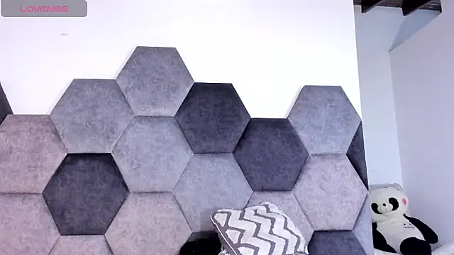 BellaNixs online show from 04/01/26, 01:41