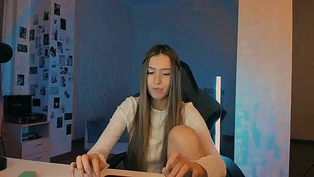 Snapshot of yourrdanceteacher chatting on 12/03/25, 07:45 yourrdanceteacher online show from 12/03/25, 07:45