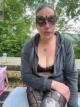 Nadja Noir online show from 05/16/26, 03:00