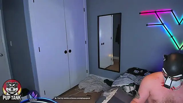 Snapshot of puptank chatting on 11/23/25, 07:52 puptank online show from 11/23/25, 07:52