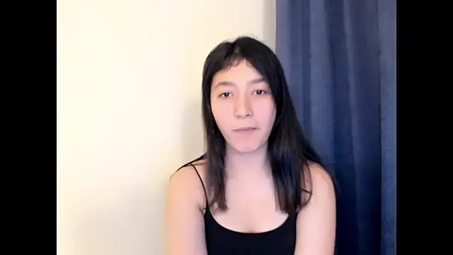 Snapshot of Mayachka333 chatting on 09/15/25, 04:40 Mayachka333 online show from 09/15/25, 04:40