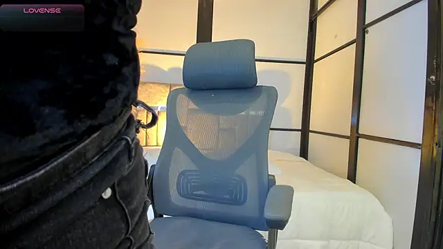 SamaraAnders  online show from 04/26/26, 05:16