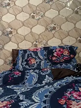 Snapshot of lusty_kaira chatting on 11/13/25, 08:35 lusty kaira online show from 11/13/25, 08:35