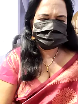 mallu-lover online show from 10/14/25, 12:44