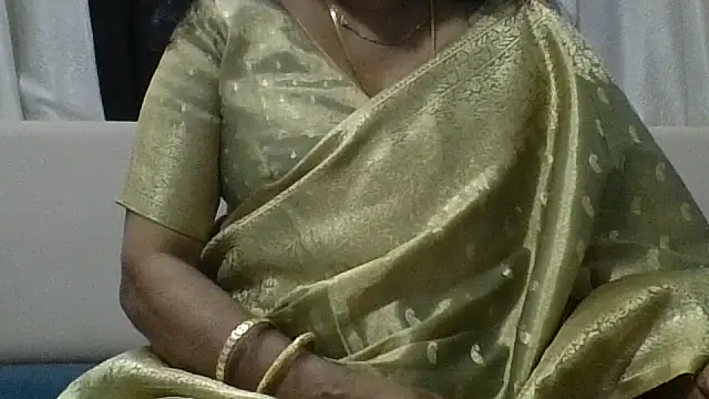 mallu-lover online show from 05/25/26, 04:24