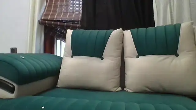 mallu-lover online show from 06/01/26, 12:07