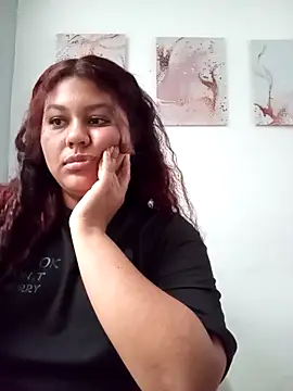 Snapshot of CloeStron chatting on 11/05/25, 03:45 CloeStron online show from 11/05/25, 03:45