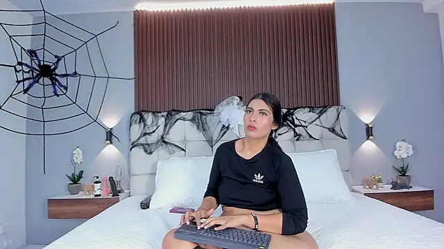 Snapshot of Anny_mayyer chatting on 10/21/25, 01:56 Anny mayyer online show from 10/21/25, 01:56