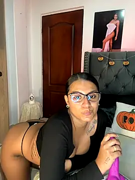 ema zoe online show from 10/24/25, 12:08