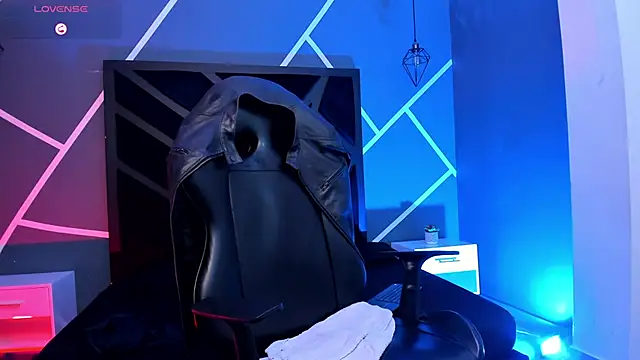 Eryonbradley online show from 12/13/25, 07:53