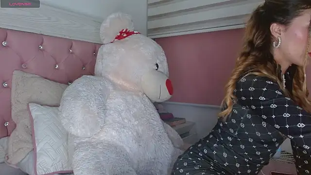 Snapshot of Ayleen_m chatting on 09/12/25, 06:13 Ayleen m online show from 09/12/25, 06:13