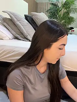 EmelyParker online show from 04/11/26, 07:51