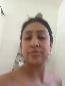 Snapshot of Sonnysoles chatting on 12/19/25, 10:06 Sonnysoles online show from 12/19/25, 10:06