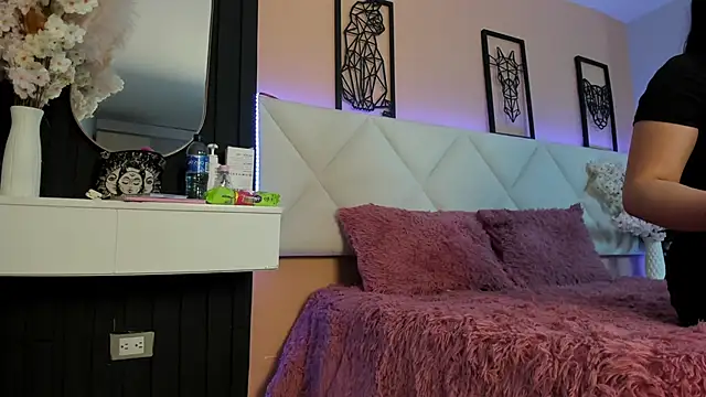 veronica hill  online show from 09/09/25, 03:17