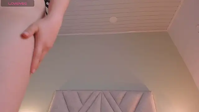 victoria becker  online show from 02/14/26, 01:35