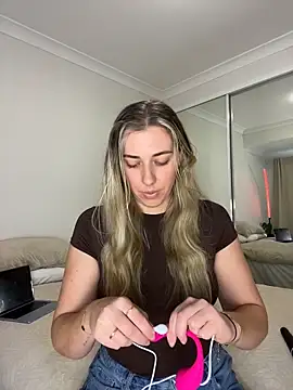 louiseberkeley online show from 06/03/26, 03:31