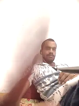 yashuuuu021 online show from 04/18/26, 03:27