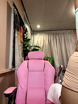 Snapshot of Kath_C chatting on 11/04/25, 05:28 Kath C online show from 11/04/25, 05:28