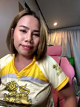 Snapshot of Kath_C chatting on 11/16/25, 12:44 Kath C online show from 11/16/25, 12:44