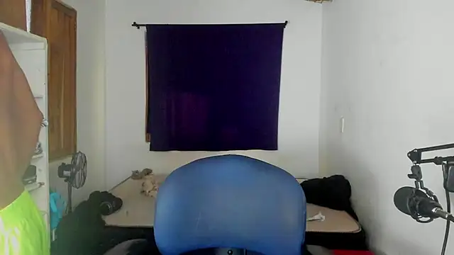 Snapshot of JuanchiT66 chatting on 10/11/25, 07:45 JuanchiT66 online show from 10/11/25, 07:45