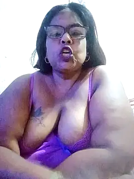 Snapshot of mileesha chatting on 01/20/25, 06:32 mileesha online show from 01/20/25, 06:32