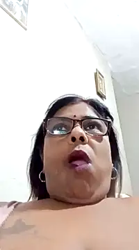 Snapshot of mileesha chatting on 02/10/25, 05:52 mileesha online show from 02/10/25, 05:52