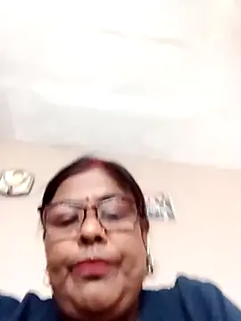 Snapshot of mileesha chatting on 02/23/25, 08:39 mileesha online show from 02/23/25, 08:39