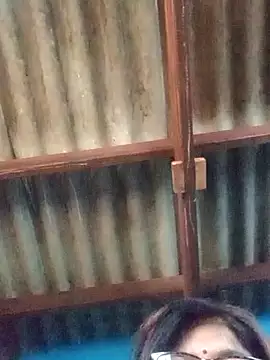 Snapshot of mileesha chatting on 10/21/25, 03:02 mileesha online show from 10/21/25, 03:02