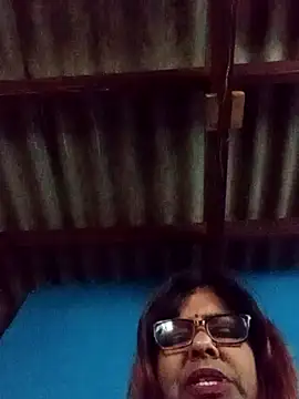 Snapshot of mileesha chatting on 10/27/25, 07:23 mileesha online show from 10/27/25, 07:23