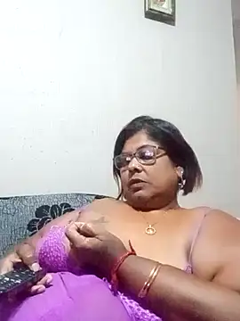 Snapshot of mileesha chatting on 11/21/25, 06:39 mileesha online show from 11/21/25, 06:39