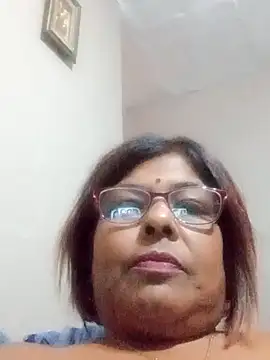 Snapshot of mileesha chatting on 11/28/25, 06:43 mileesha online show from 11/28/25, 06:43