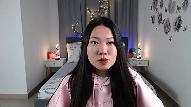 LunaPurrr online show from 09/11/25, 01:00