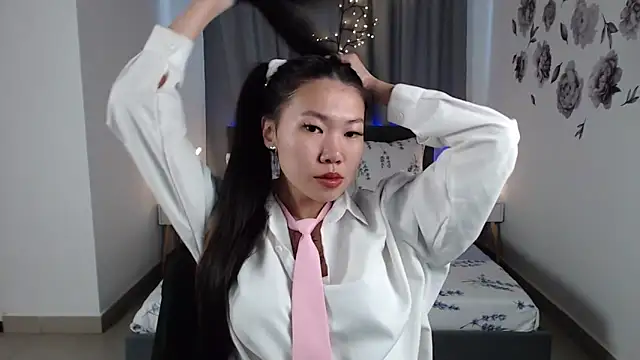 LunaPurrr online show from 09/13/25, 11:15