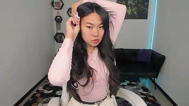 LunaPurrr online show from 10/16/25, 11:06