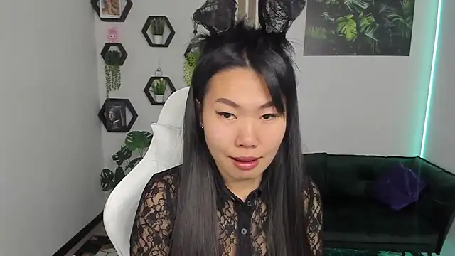 LunaPurrr online show from 10/20/25, 11:16