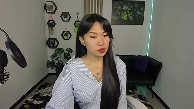 LunaPurrr online show from 10/23/25, 01:05