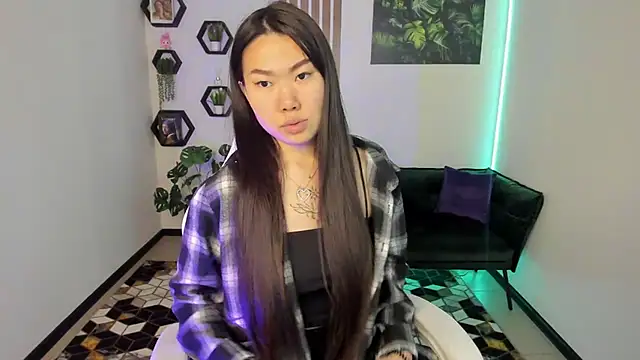 LunaPurrr online show from 11/23/25, 11:37