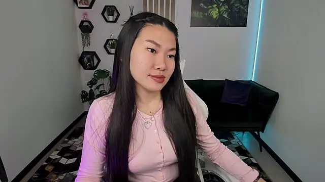 LunaPurrr online show from 11/27/25, 01:29