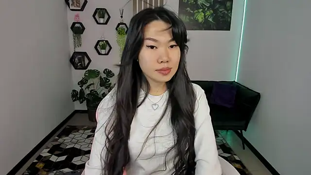 LunaPurrr online show from 11/28/25, 12:24