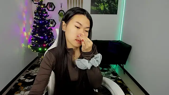 LunaPurrr online show from 12/15/25, 12:15