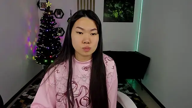 LunaPurrr online show from 12/22/25, 11:02