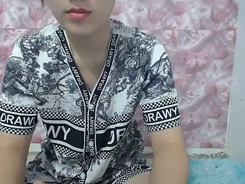 Snapshot of Linda-24 chatting on 10/19/25, 12:50 Linda-24 online show from 10/19/25, 12:50