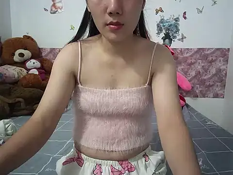 Snapshot of Linda-24 chatting on 11/01/25, 01:46 Linda-24 online show from 11/01/25, 01:46