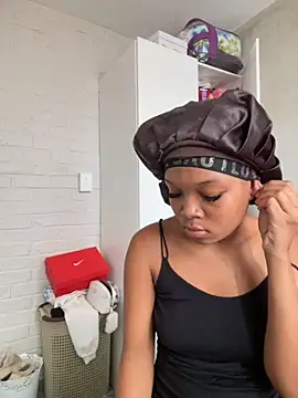 Snapshot of BaddestAss22 chatting on 11/16/25, 10:43 BaddestAss22 online show from 11/16/25, 10:43