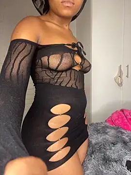 Snapshot of BaddestAss22 chatting on 11/16/25, 10:48 BaddestAss22 online show from 11/16/25, 10:48