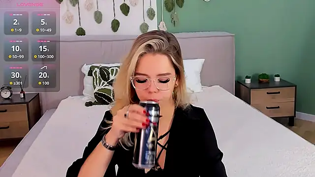 PrincessSlay online show from 10/03/25, 05:37