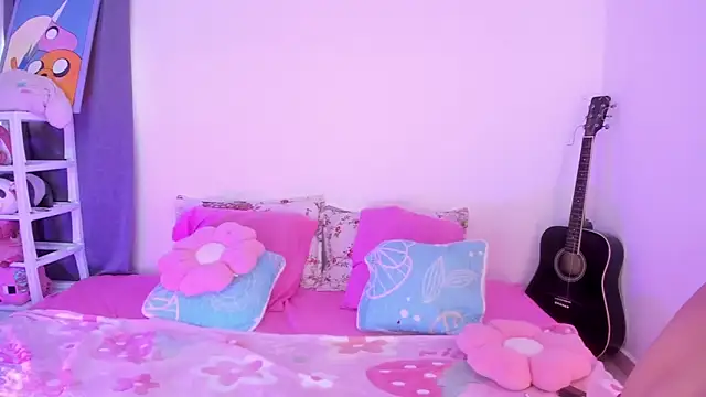 EmyGomezz online show from 09/17/25, 06:42