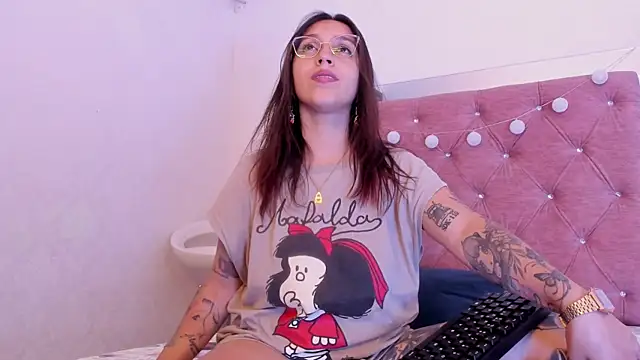 JulianaCarter online show from 05/19/26, 07:42